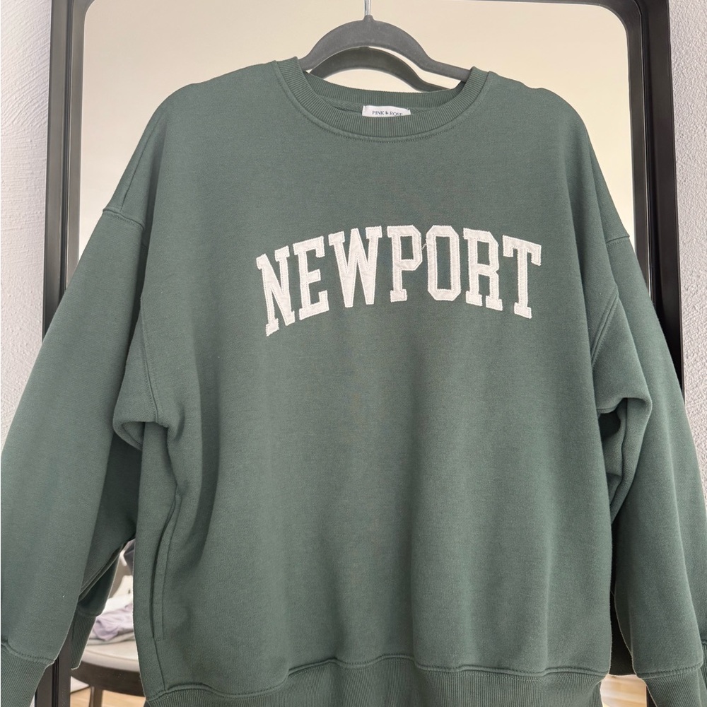 Newport Crew Neck Size Medium (Green)